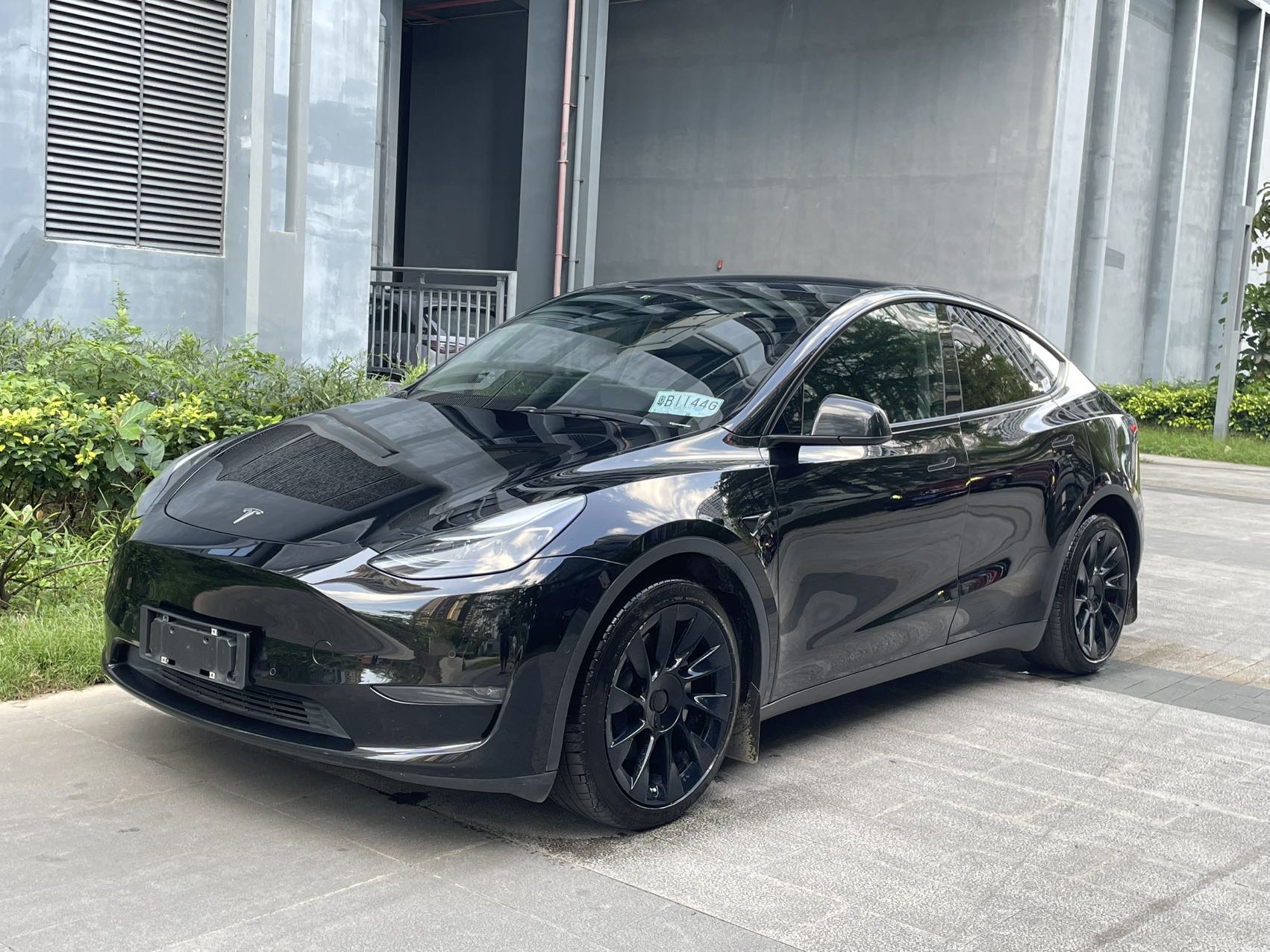 Tesla Model Y 2022 Tesla Model Y 2022 car image