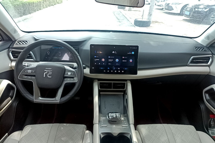 BYD YuanUP 2024 #10 BYD YuanUP 2024 car image #10