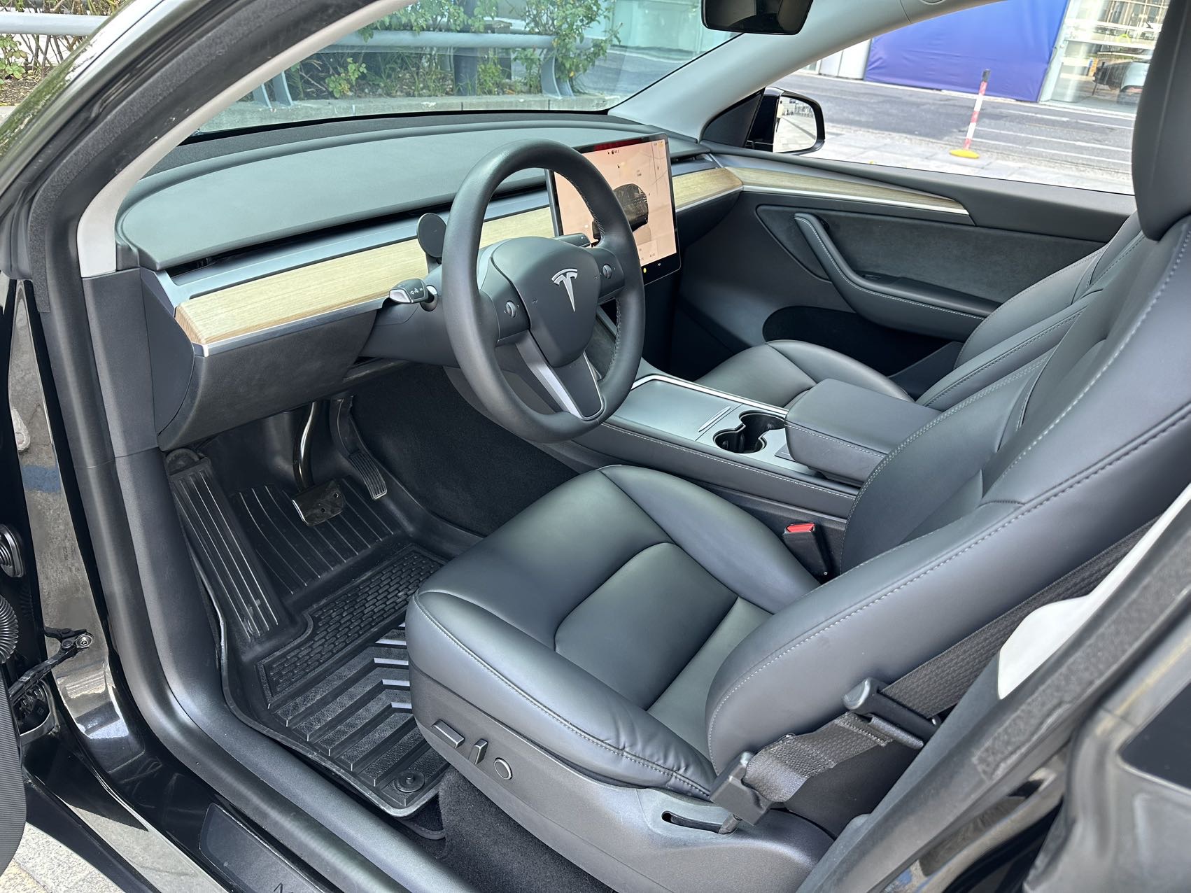 Tesla Model Y 2022 #19 Tesla Model Y 2022 car image #19