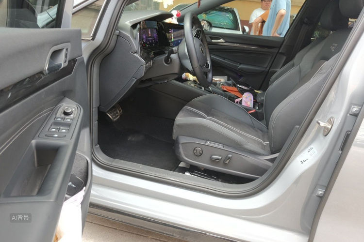 Volkswagen Golf 2023 car image #18