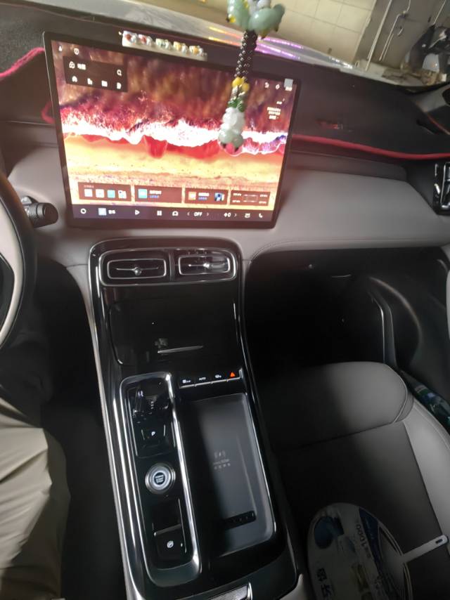 GEELY Boyue L 2026 car image #4