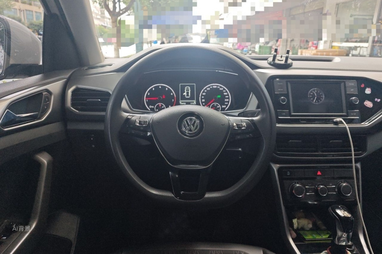 Volkswagen T-Cross 2019 #12 Volkswagen T-Cross 2019 car image #12