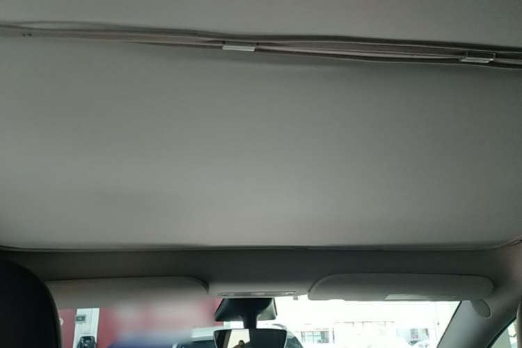 Tesla Model Y 2023 car image #20