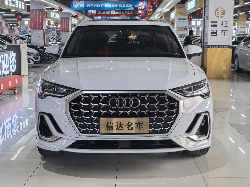 Audi Q3 2023 car image #2