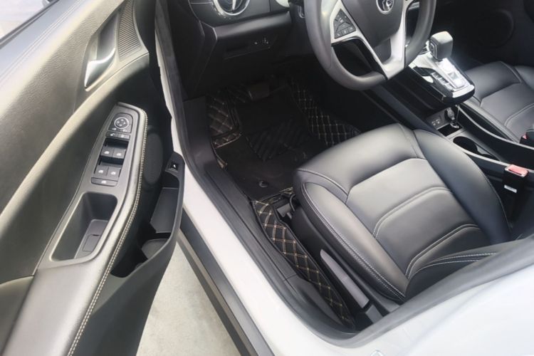 BYD Yuan New Energy 2019 #12 BYD Yuan New Energy 2019 car image #12