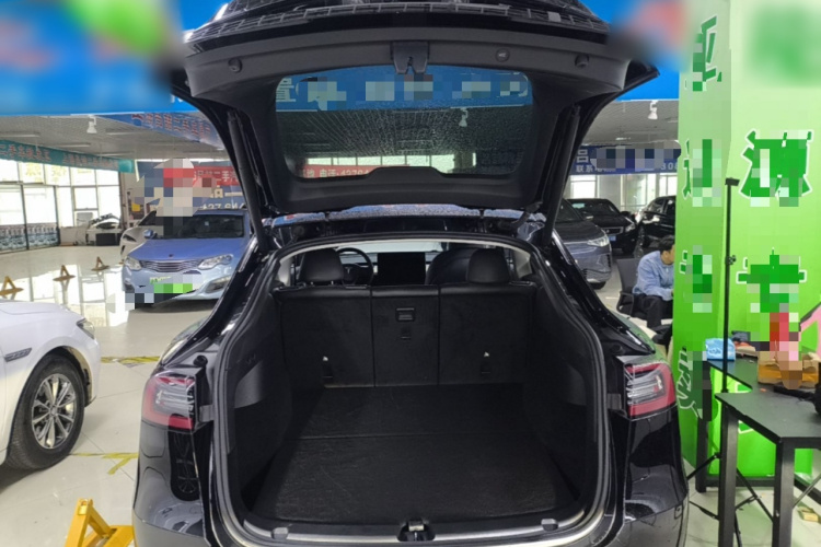 Tesla Model Y 2023 #19 Tesla Model Y 2023 car image #19