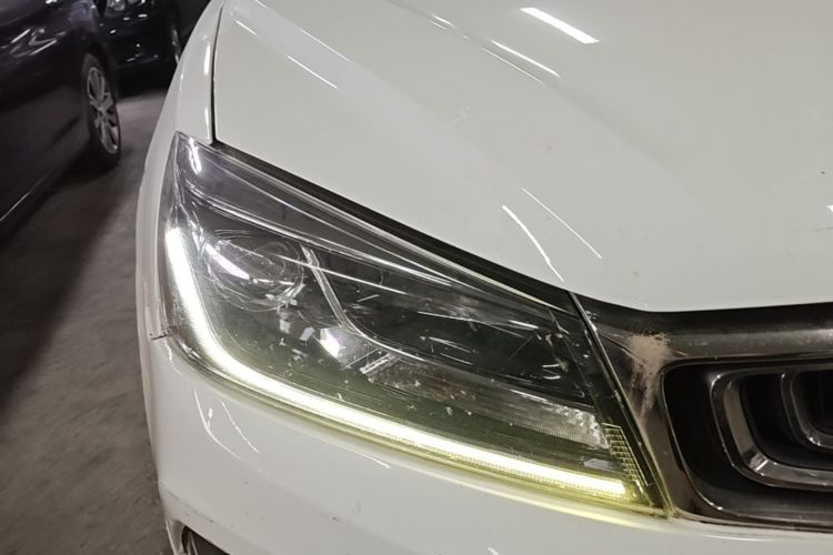 GEELY Emgrand 2018 car image #8