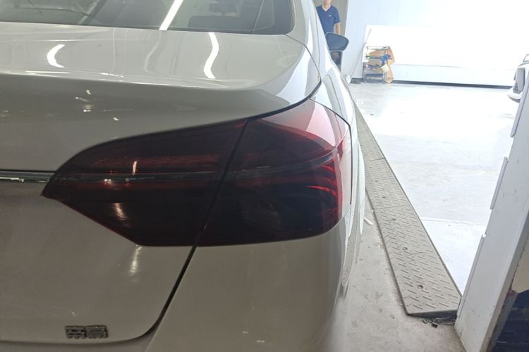 GEELY Emgrand 2021 #8 GEELY Emgrand 2021 car image #8