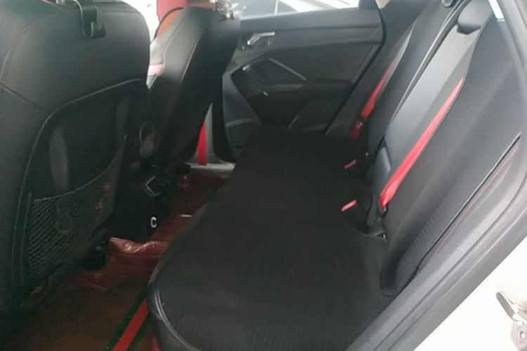 Audi Q3 2020 car image #13