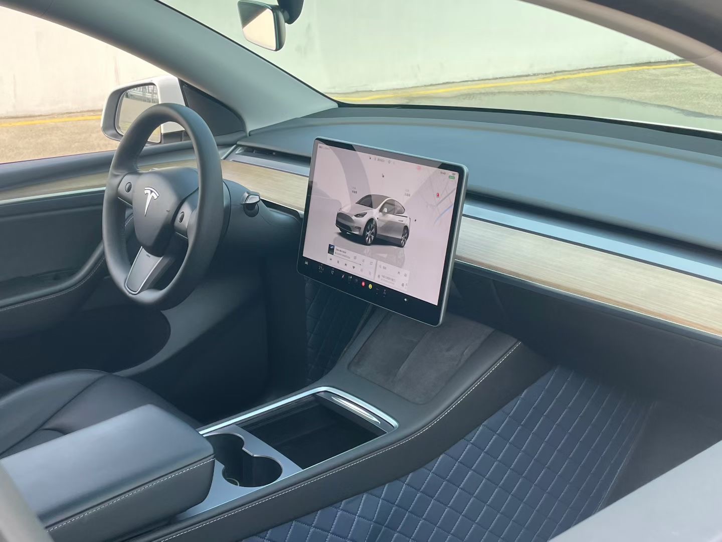 Tesla Model Y 2023 #7 Tesla Model Y 2023 car image #7