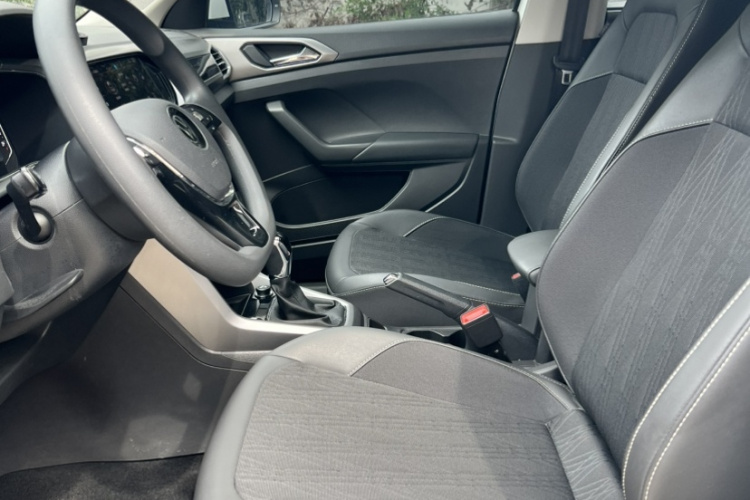 Volkswagen T-Cross 2023 car image #12