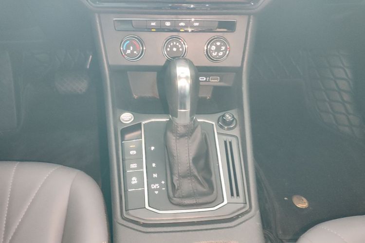 Volkswagen Lavida 2023 car image #14