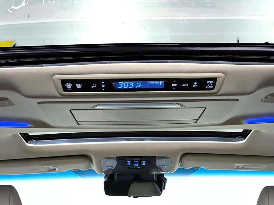 Toyota Alphard 2021 car image #38