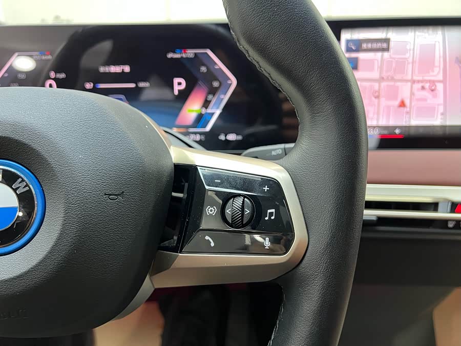 BMW iX M60 2023 car image #38