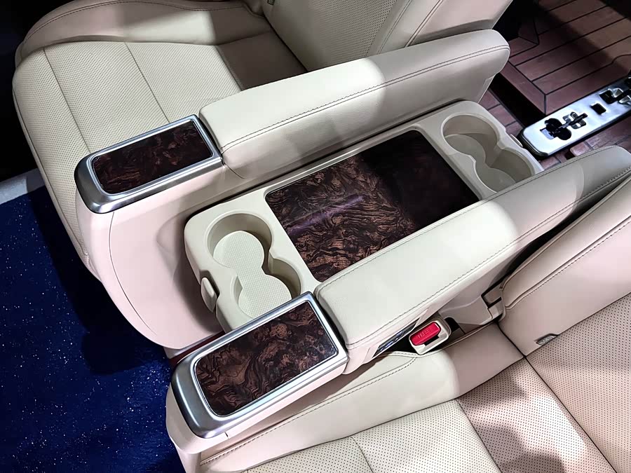 Toyota Alphard 2022 #38 Toyota Alphard 2022 car image #38