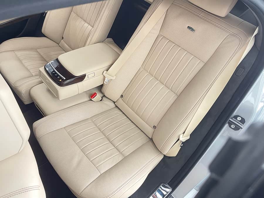 Mercedes-Benz S Class 2015 immagine di auto #38