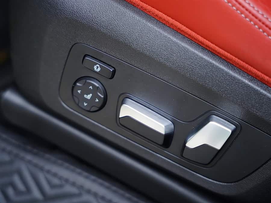 BMW X4 M 2022 immagine di auto #38