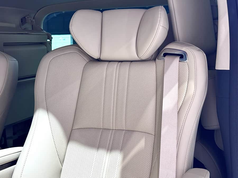 Toyota Vellfire 2023 car image #38