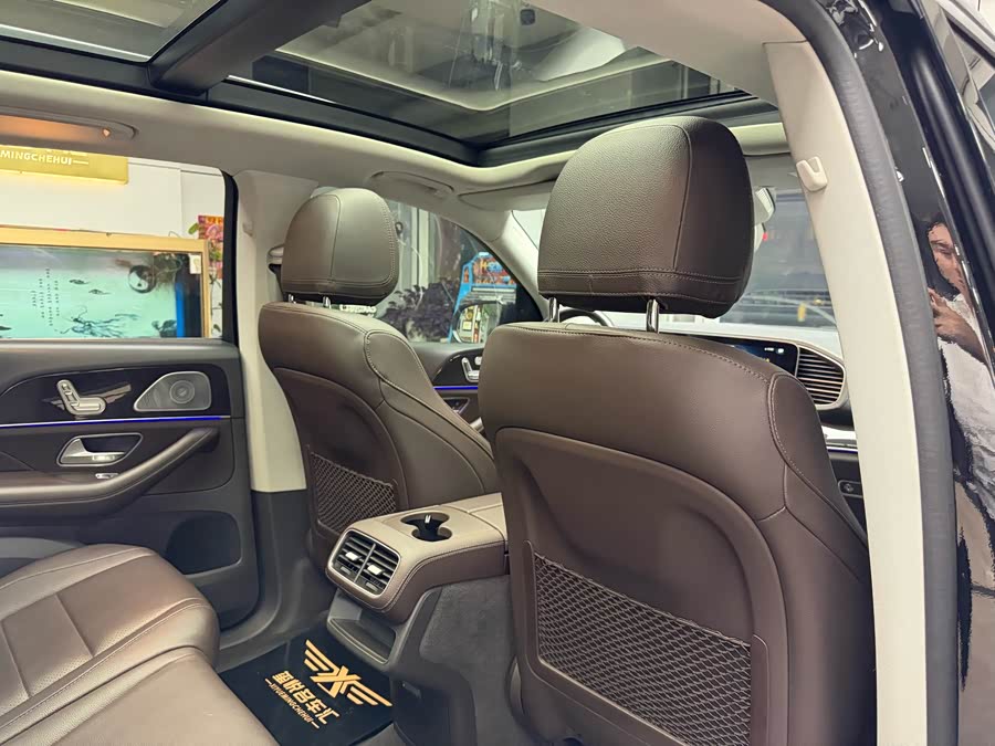 Mercedes-Benz GLE Class 2020 car image #38