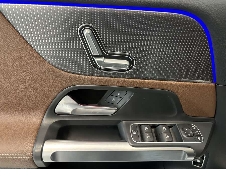 Mercedes-Benz GLB Class 2020 car image #38