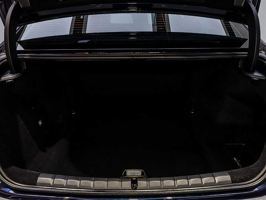 BMW i7 2024 car image #38