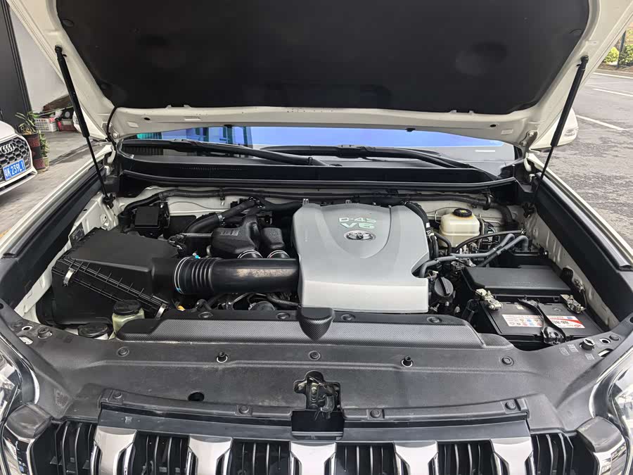 Toyota Land Cruiser Prado 2017 #38 Toyota Land Cruiser Prado 2017 car image #38