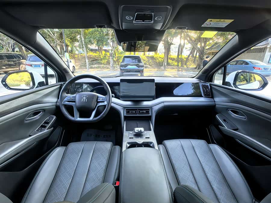 BYD SongL DM-i 2025 #38 BYD SongL DM-i 2025 car image #38