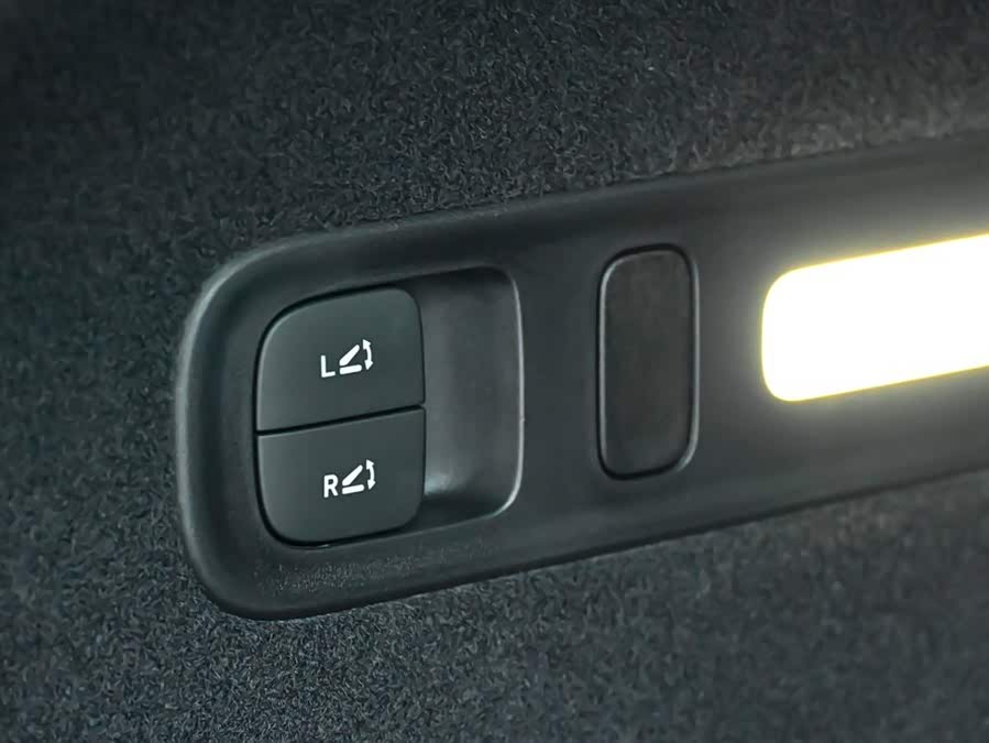 MI YU7 2025 image de voiture #38