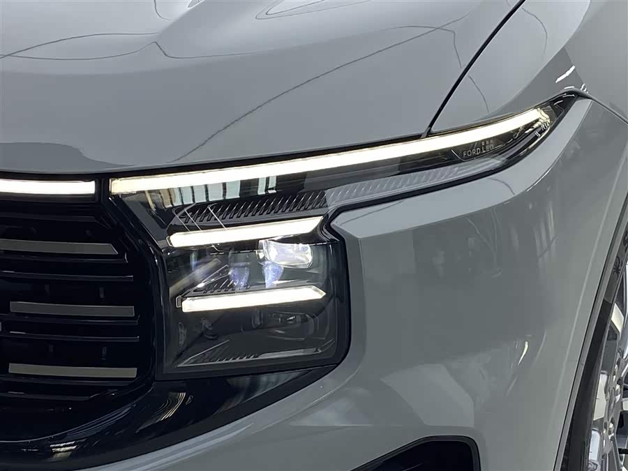 Ford Edge 2023 car image #38