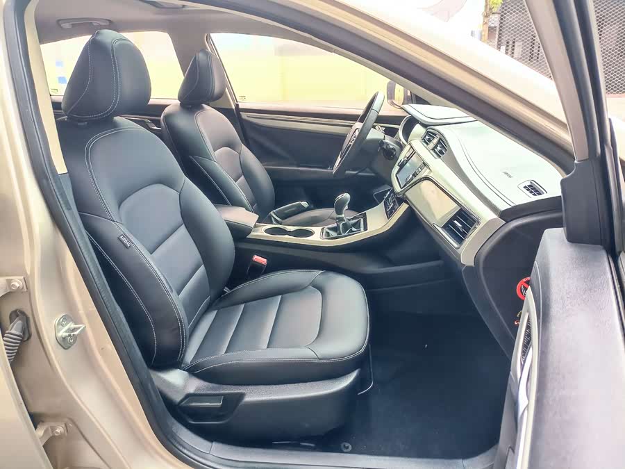 GEELY Emgrand GL 2017 #38 GEELY Emgrand GL 2017 car image #38