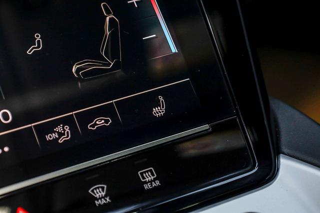 Audi Q6 2024 immagine di auto #38