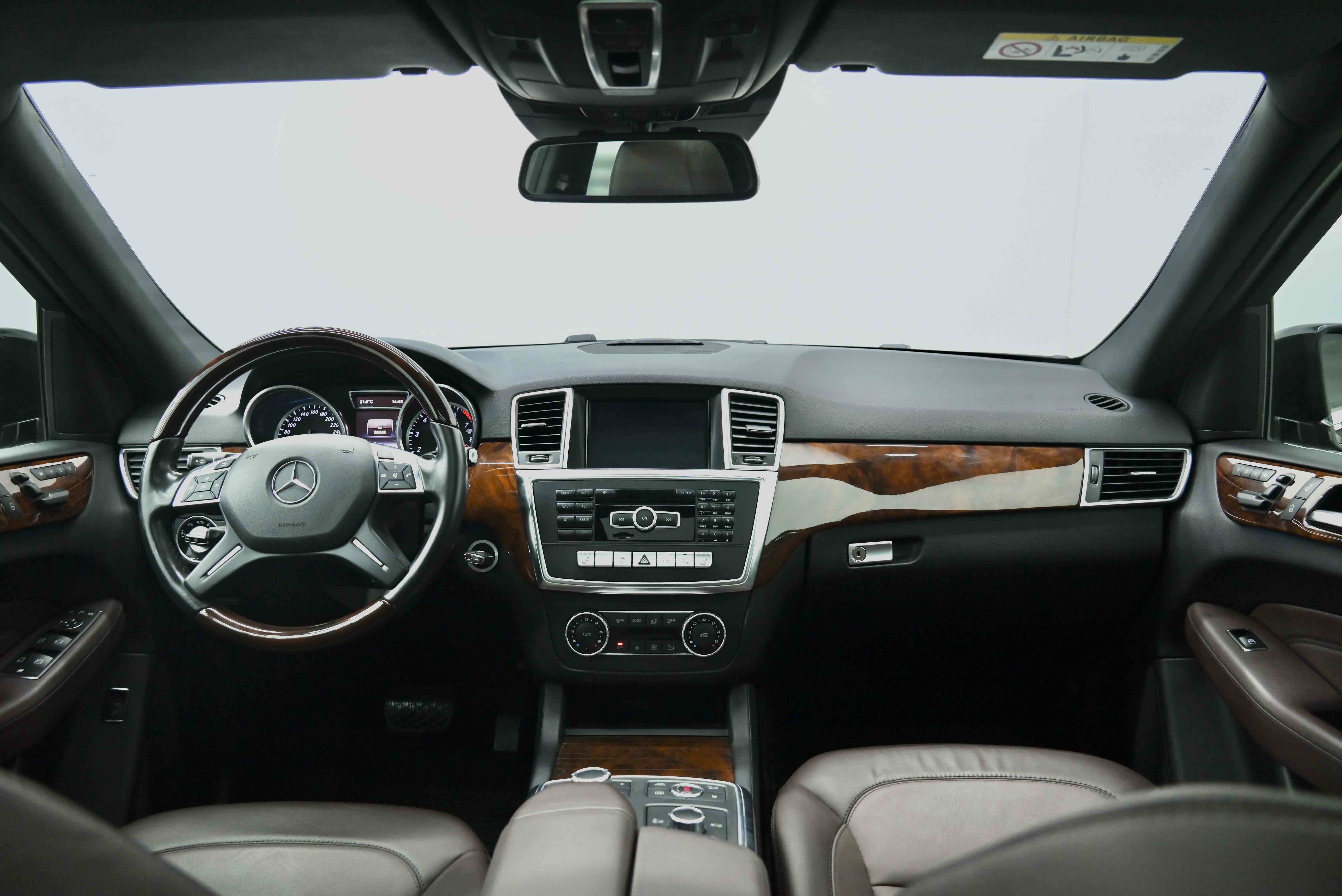 Mercedes-Benz M Class 2014 car image #38