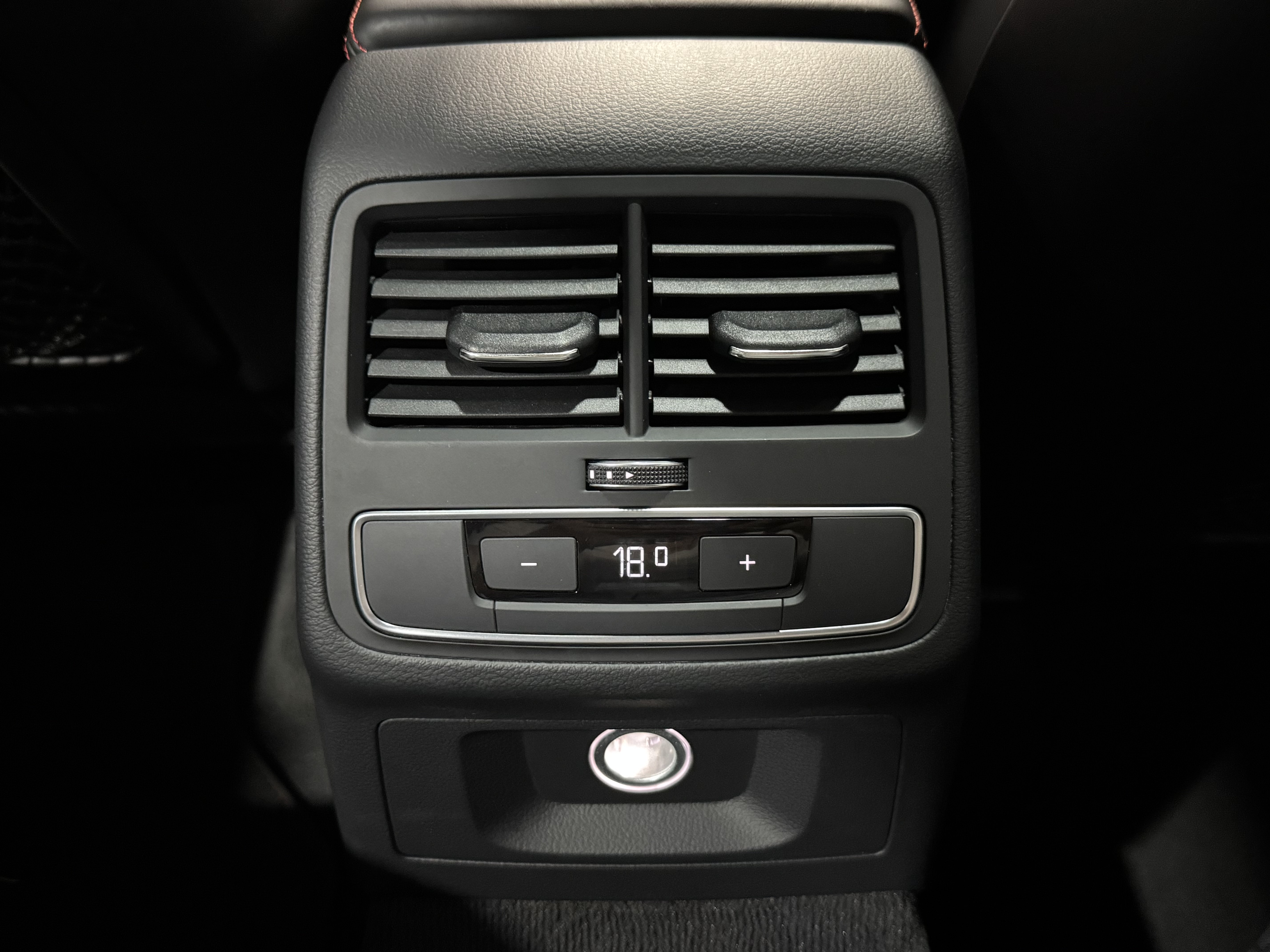 Audi RS 4 2020 #38 Audi RS 4 2020 car image #38