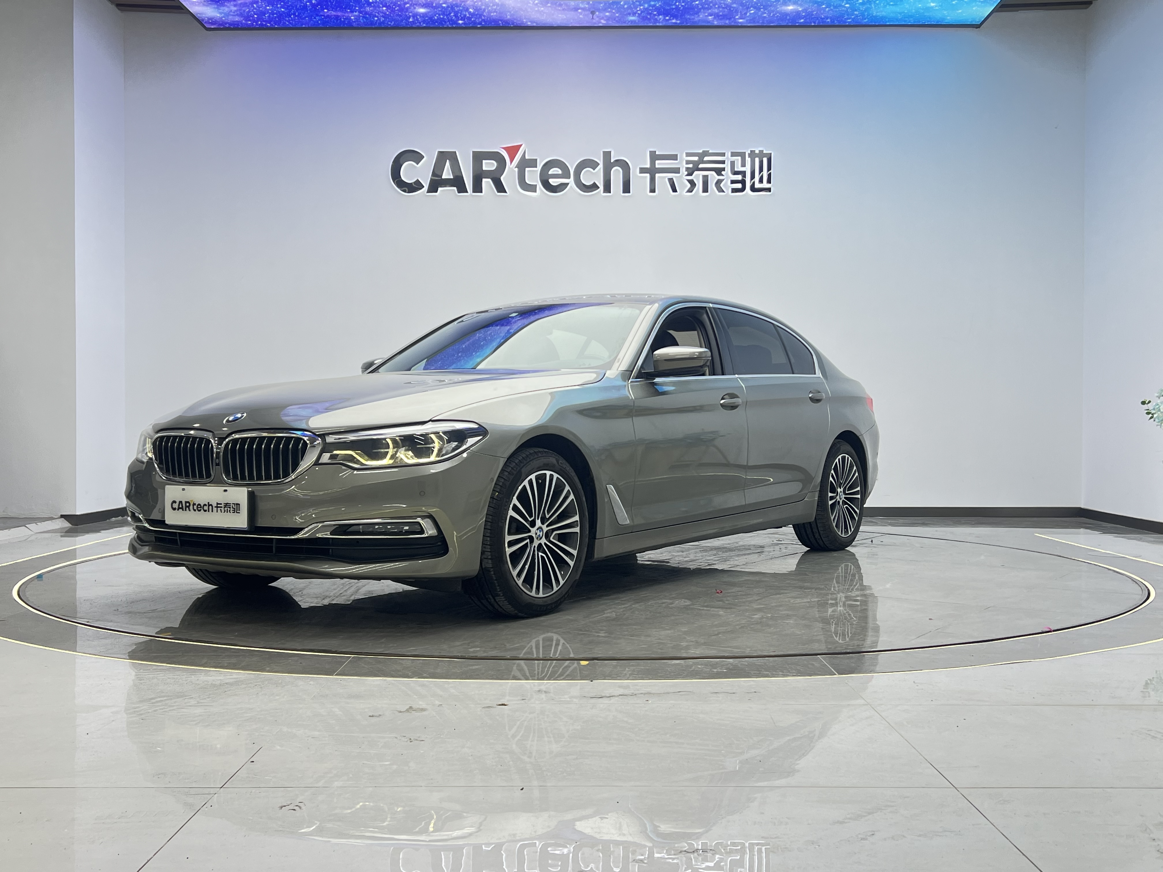 BMW 5 Series 2019 #38 BMW 5 Series 2019 immagine di auto #38