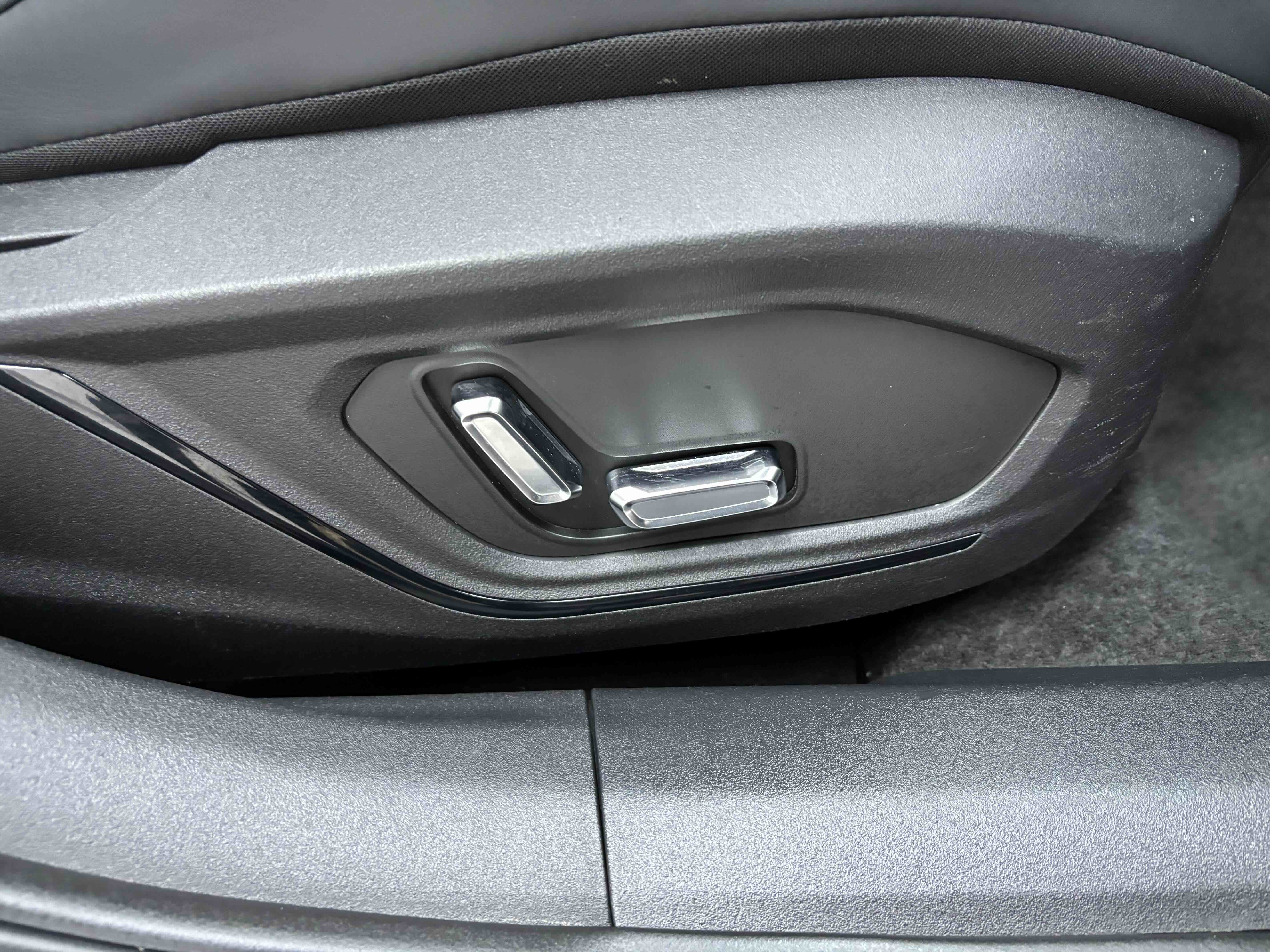Lynk & Co 03 2023 car image #38