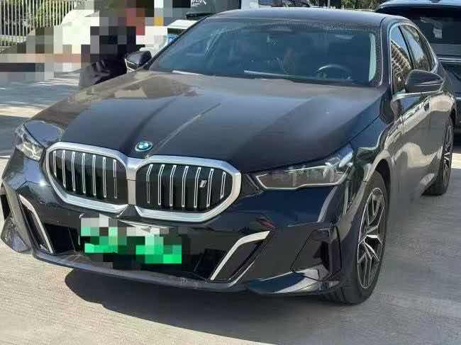 BMW i5 2024 car image #38