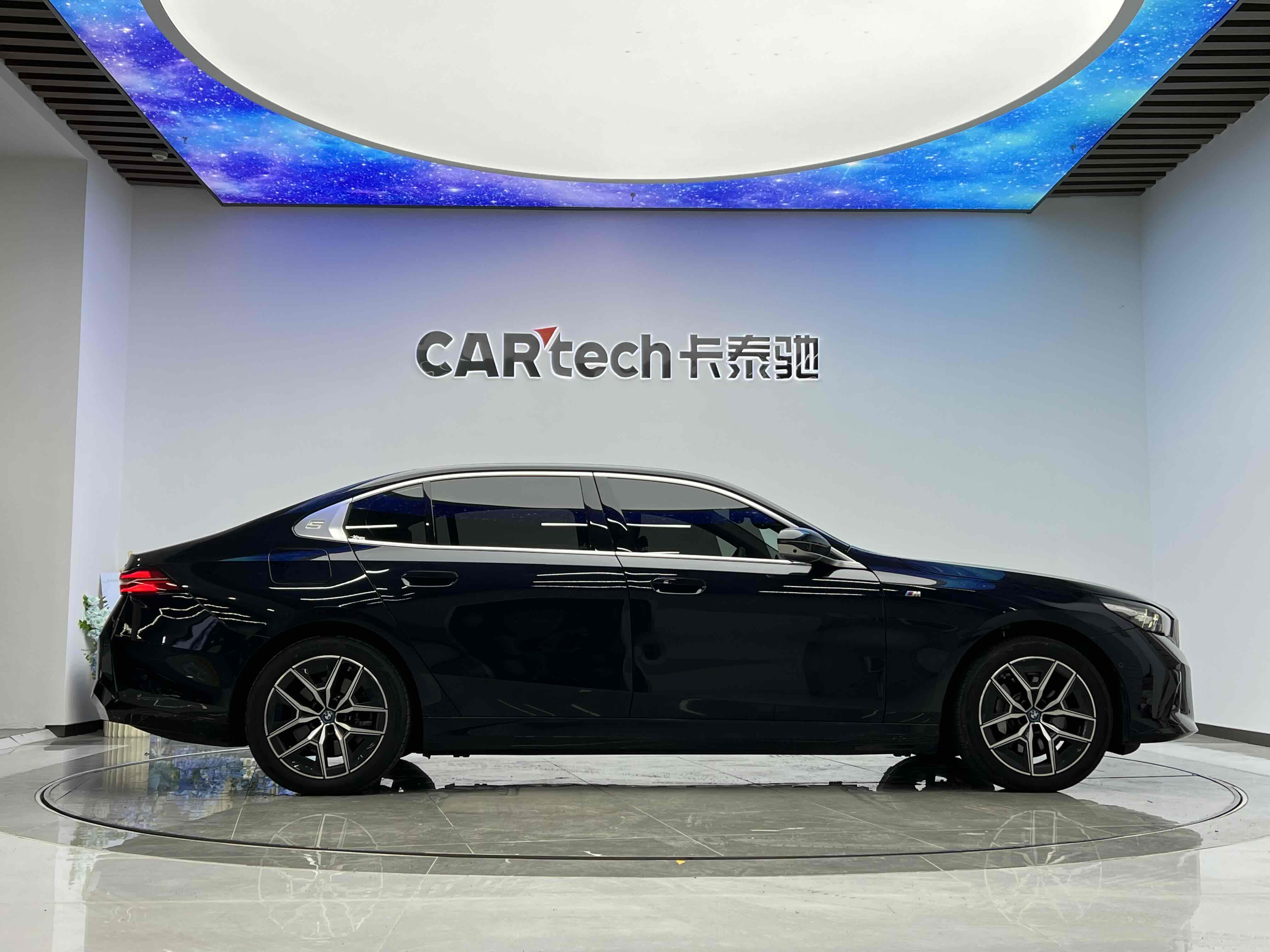 BMW i5 M60 2025 #38 BMW i5 M60 2025 car image #38