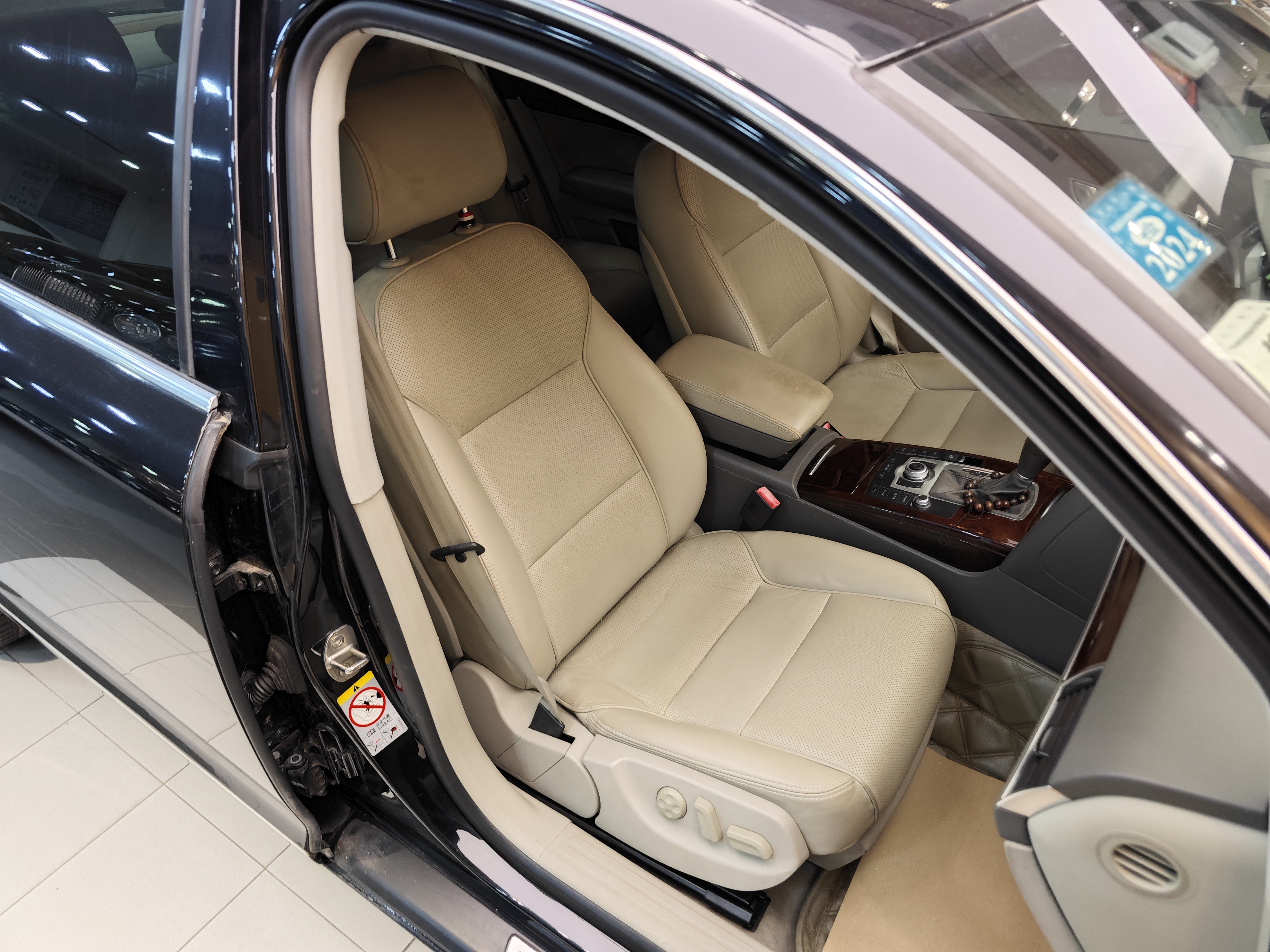 Audi A6L 2012 car image #38