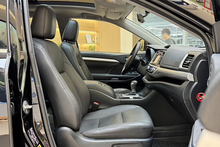 Toyota Highlander (Imported) 2016 car image #38