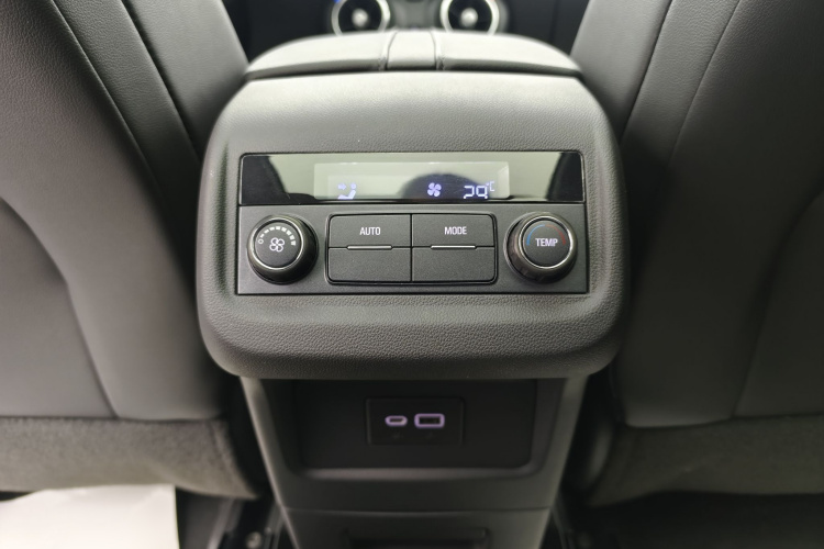 Chevrolet Blazer 2023 car image #38