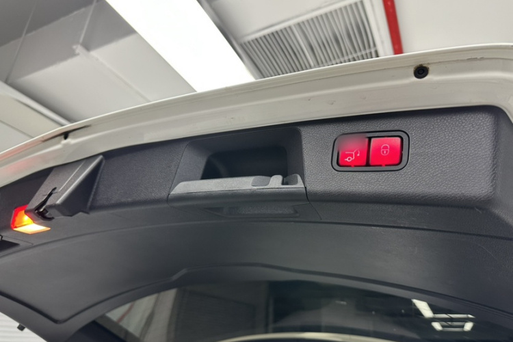 Mercedes-Benz GLK Class 2015 immagine di auto #38