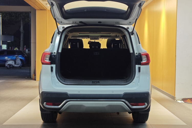 T5 2019 car image #38
