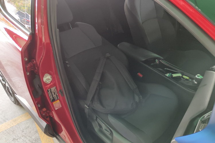 Toyota C-HR 2018 car image #38