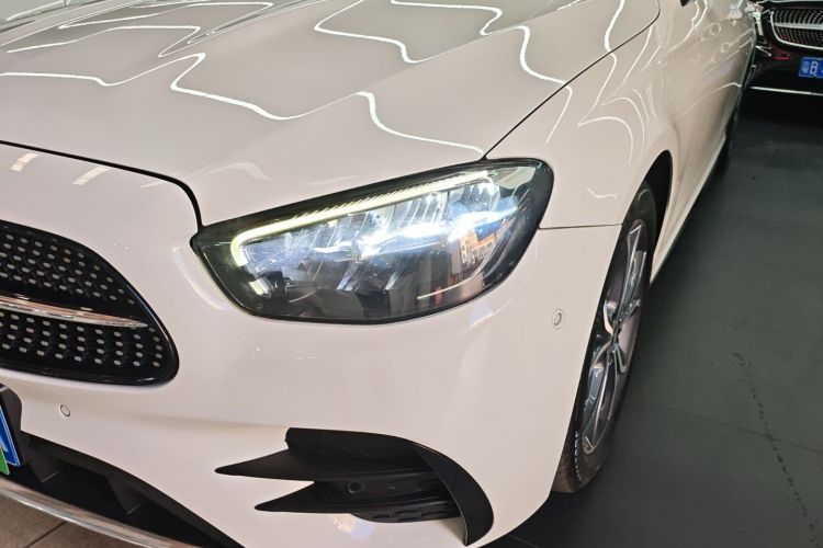 Mercedes-Benz E Class 2021 car image #38