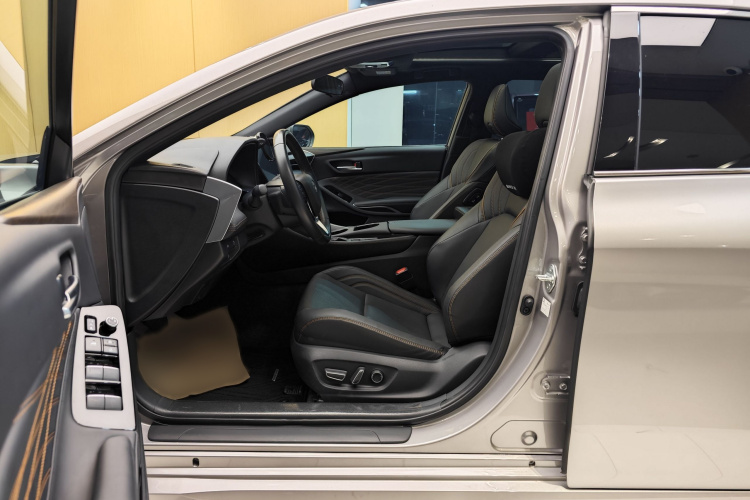 Toyota Avalon 2024 car image #38