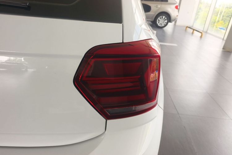 Volkswagen Polo 2023 car image #8