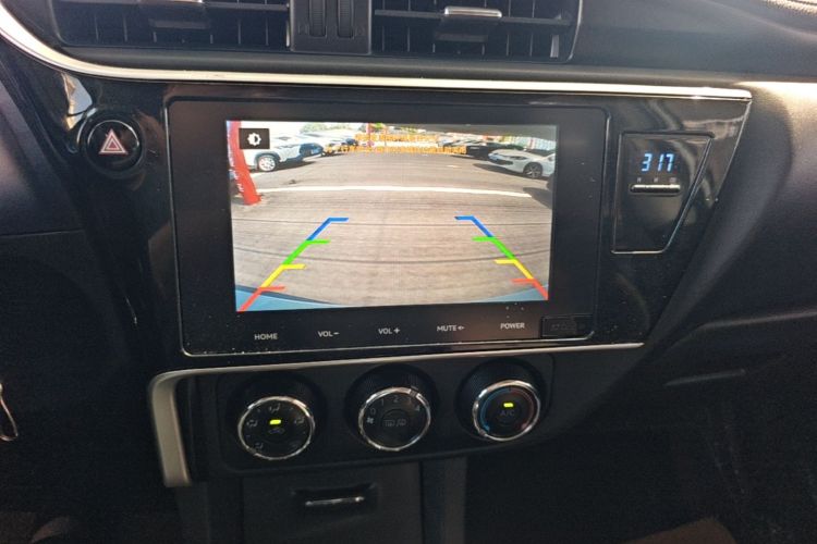 Toyota Corolla 2018 #13 Toyota Corolla 2018 car image #13
