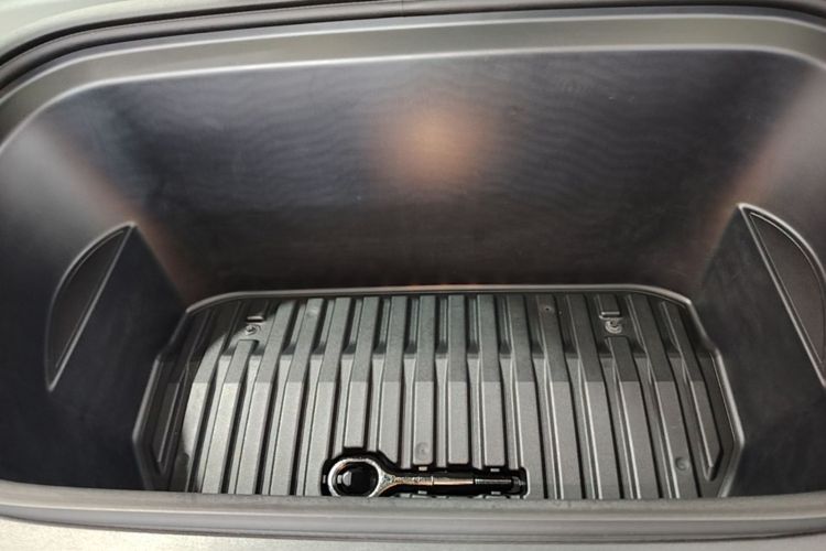 Tesla Model Y 2022 #20 Tesla Model Y 2022 car image #20