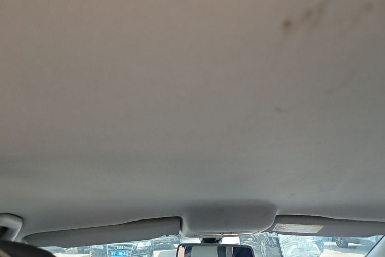 Volkswagen Polo 2016 car image #18