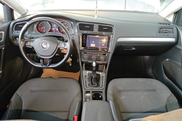 Volkswagen Golf 2020 #10 Volkswagen Golf 2020 car image #10